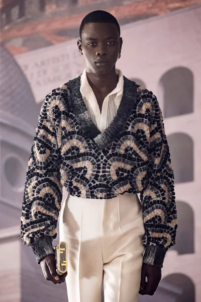 Look 22